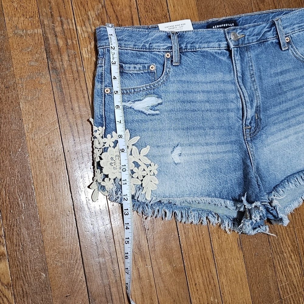 Aeropostal/vintage/ high-rise/denim shorts/ floral details/blue color/size 16 - Picture 10 of 13